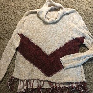 Sweater pullover with fringe